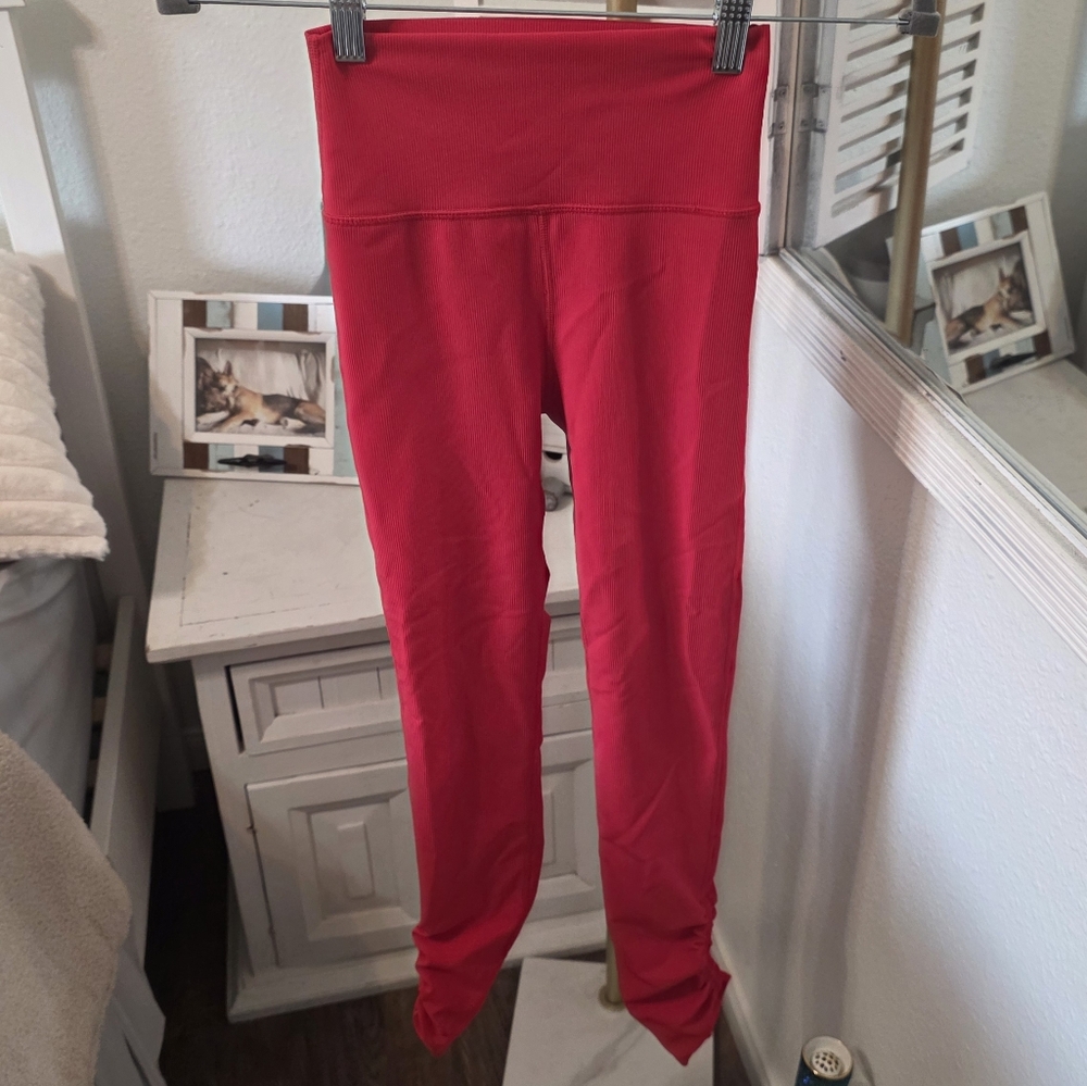 🆕️ WILO Ribbed High Rise Ruched Leggings - Picture 2 of 11